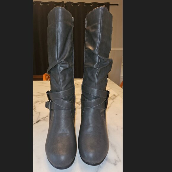NWOT Ardene grey boots, size 7 - Picture 2 of 6